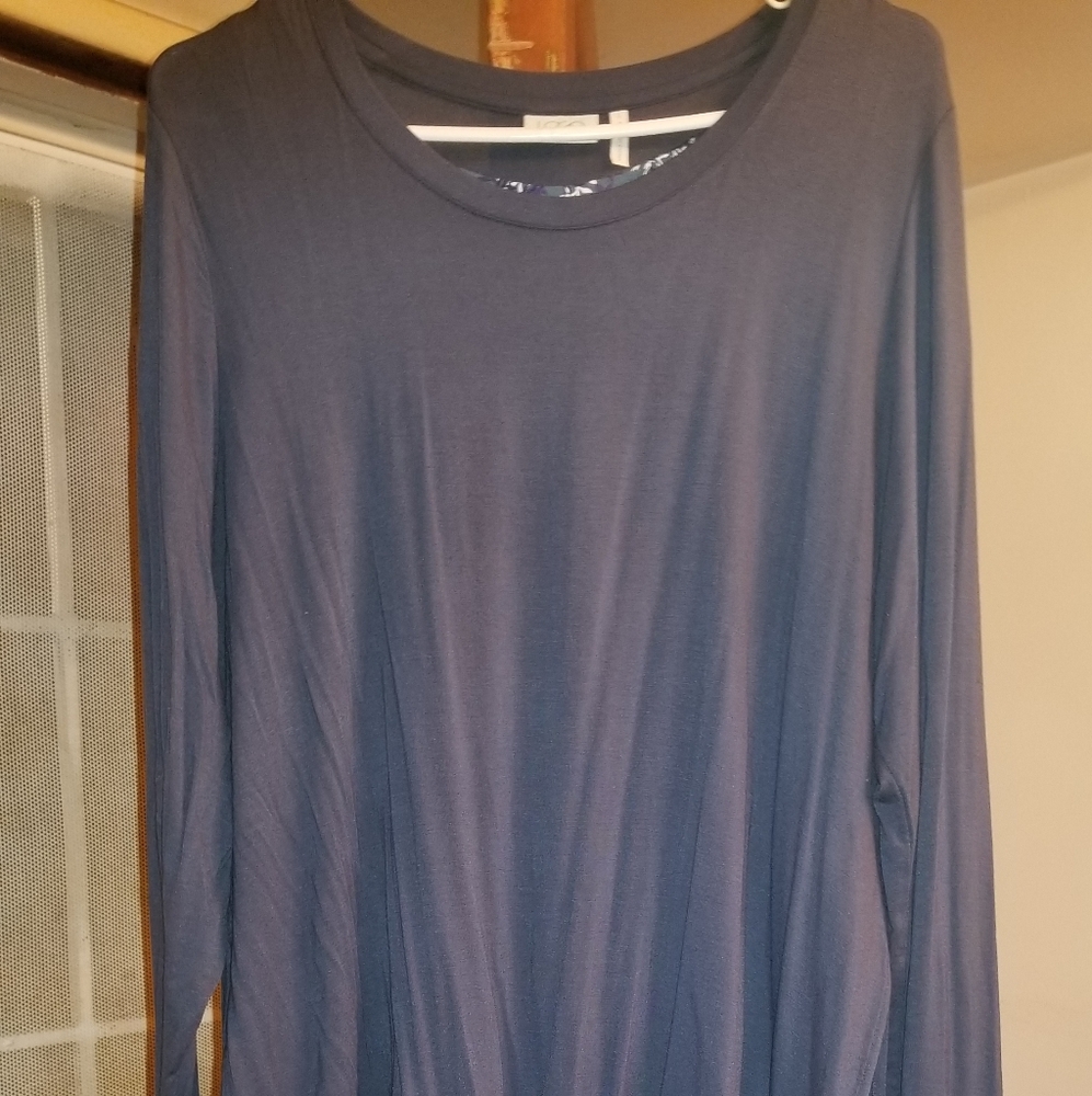 NWOT LOGO two piece set with a shark bite tank